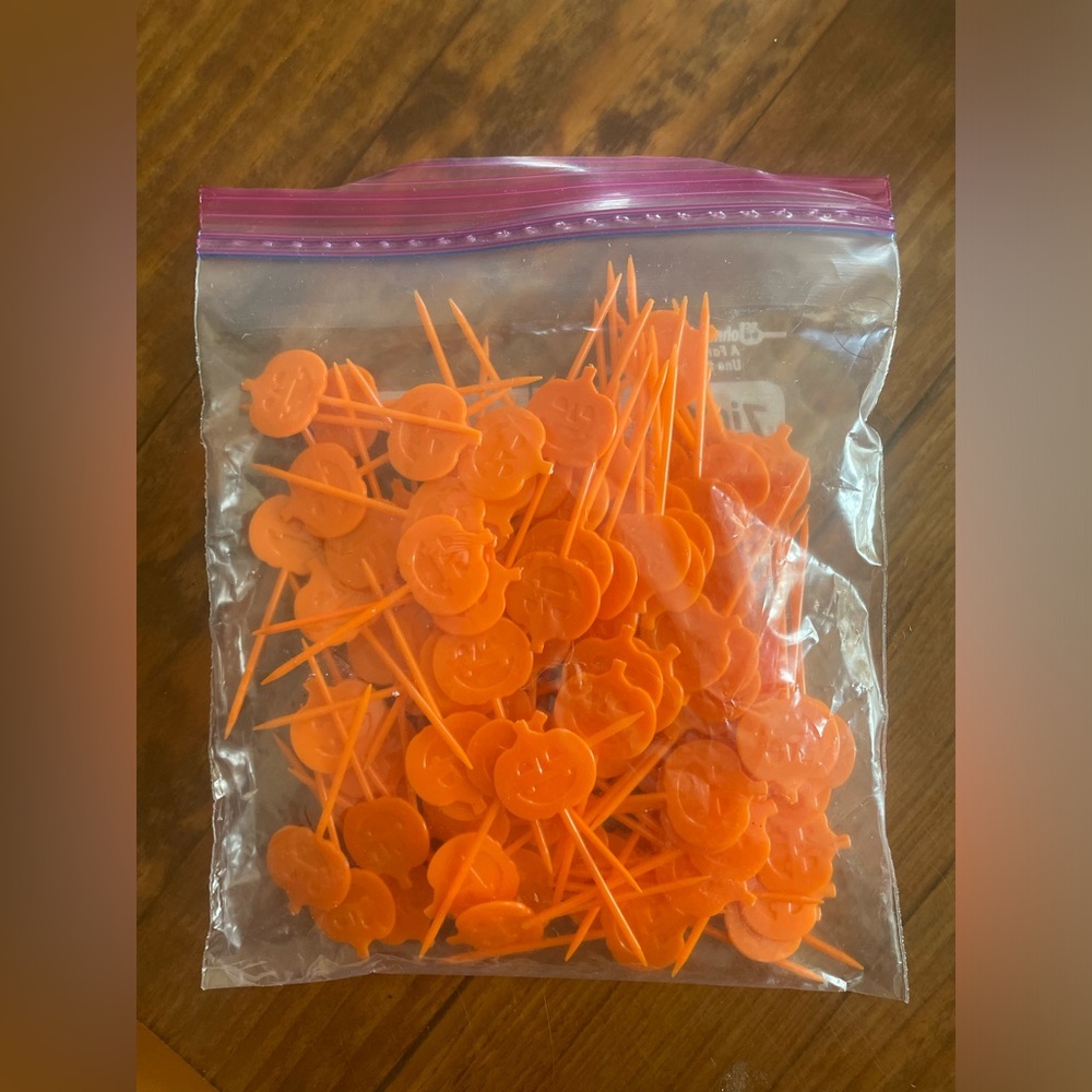 Vintage Halloween Jack o Lantern Bakeware Picks Cupcakes 100 ct. Home Decor